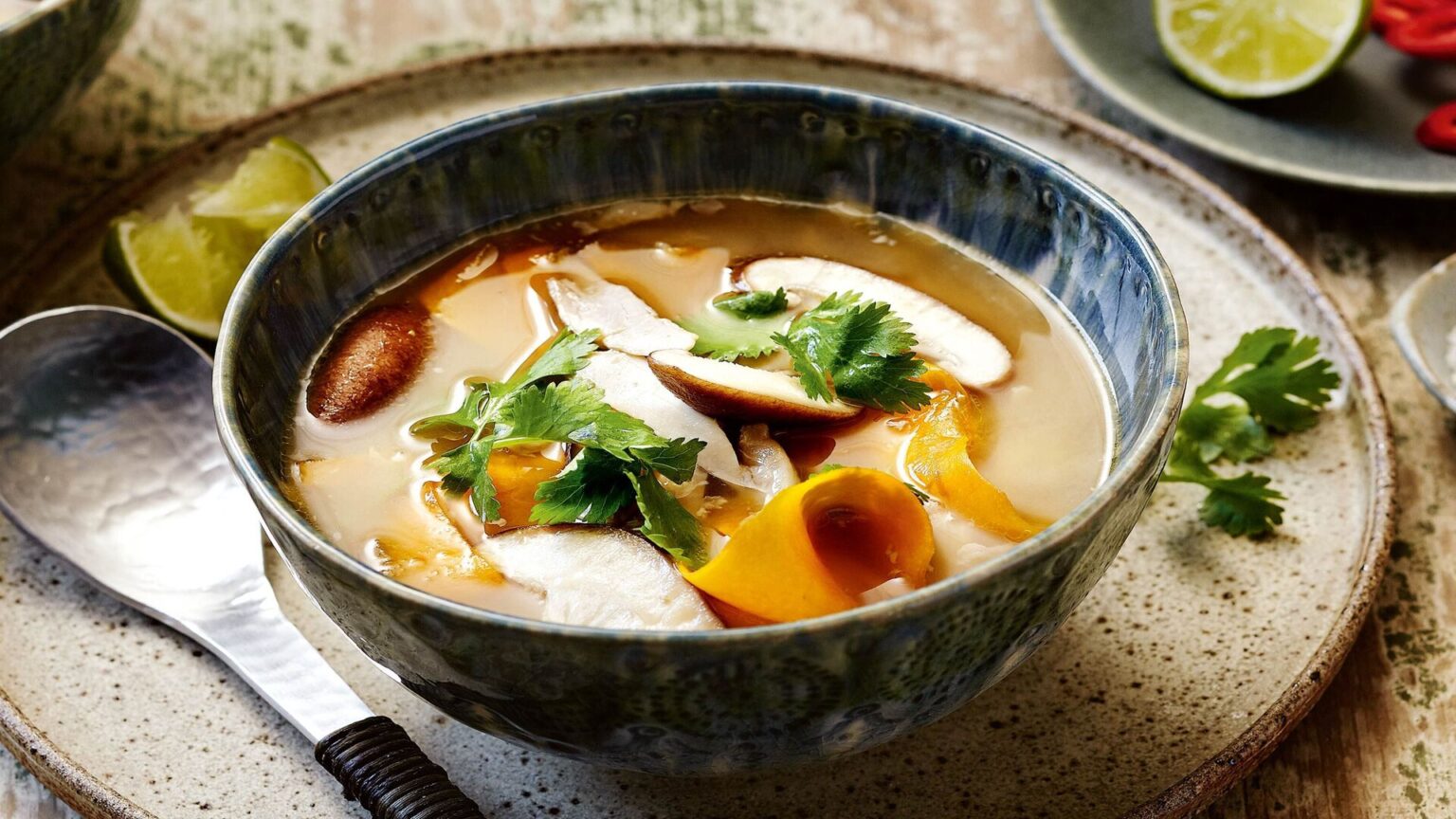 chicken-tom-yum-102016-1-1536x864